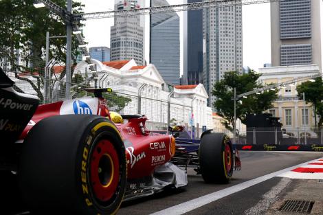 Vezi acum calificările din Formula 1™ pentru Marele Premiu din Singapore. Lupta pentru pole e LIVE în AntenaPLAY și pe Antena3CNN