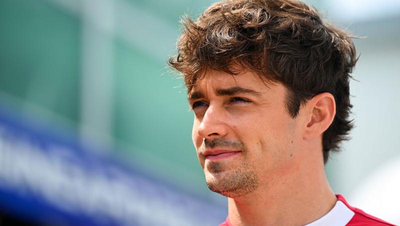 Vezi acum calificările din Formula 1™ pentru Marele Premiu din Singapore. Lupta pentru pole e LIVE în AntenaPLAY și pe Antena3CNN