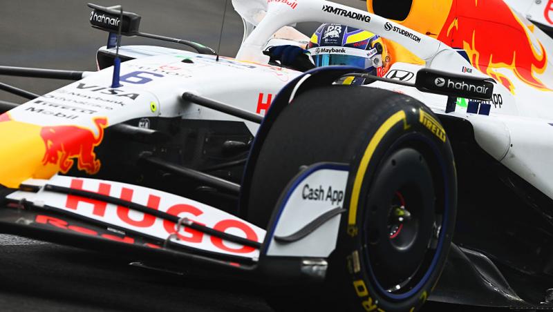 Vezi acum calificările din Formula 1™ pentru Marele Premiu din Singapore. Lupta pentru pole e LIVE în AntenaPLAY și pe Antena3CNN