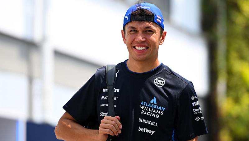 Vezi acum cursa din Formula 1™ pentru Marele Premiu din Singapore. Spectacolul de pe Marina Bay e LIVE pe Antena1 și în AntenaPLAY