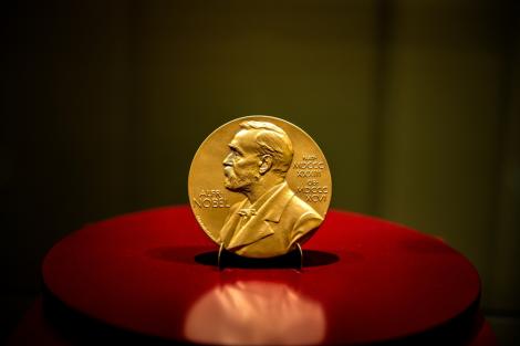 Începe săptămâna dedicată Premiilor Nobel.Ce trebuie să știi despre prestigioasele premii.De ce sunt marcate de iz politic în 2025