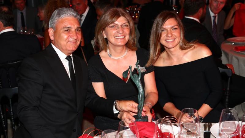 Simona Halep alături de părinții ei, la un eveniment