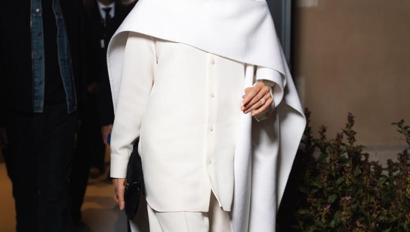 Motivul pentru care Meghan Markle a fost ridiculizată atunci când și-a făcut apariția la Paris Fashion Week. Cum arată ținuta ei