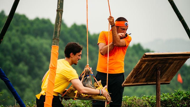 Asia Express sezonul 8, 7 octombrie 2025. Cine a câștigat jocul de amuletă din etapa cinci. Trei echipe s-au întrecut pe traseu