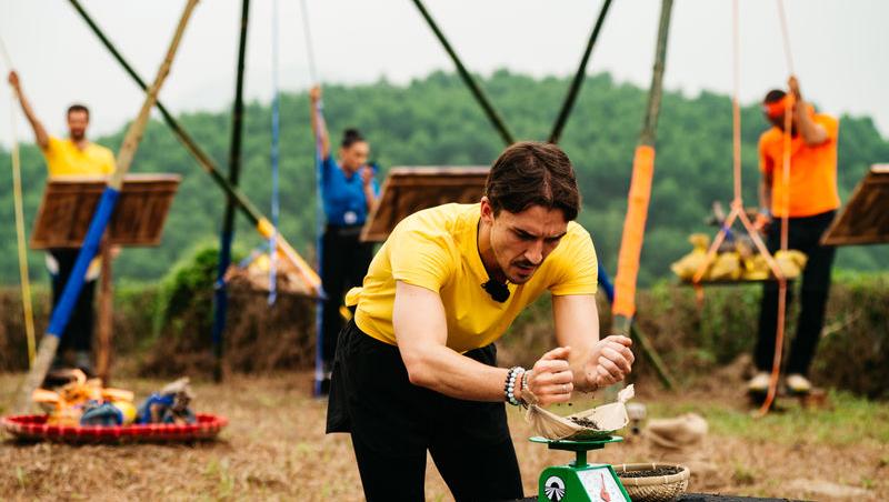 Asia Express sezonul 8, 7 octombrie 2025. Cine a câștigat jocul de amuletă din etapa cinci. Trei echipe s-au întrecut pe traseu