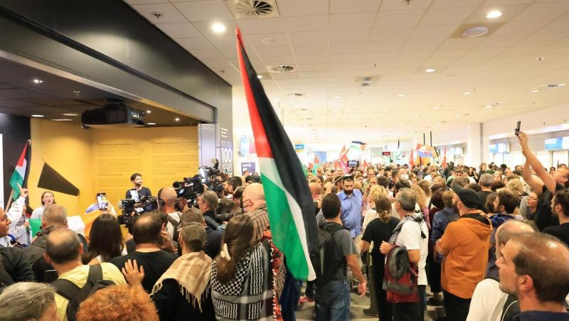 Greta Thunberg a ajuns în Grecia, după ce a fost reținută de foțele israeliene. Ce mesaj a transmis