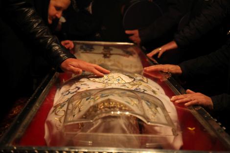 Când începe pelerinajul închinat Sfintei Parascheva la Iași. Sute de mii de credincioși se pregătesc să întâmpine sărbătoarea