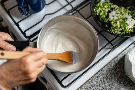 Trucuri pentru a îngroșa rapid sosurile care nu se leagă