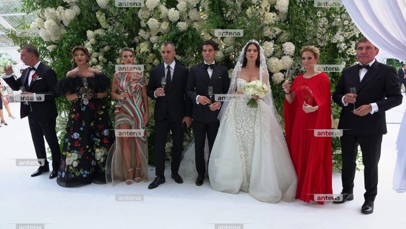 Elena Hagi a făcut furori pe internet cu o rochie prețioasă. Cum s-a pozat soția lui Ianis Hagi