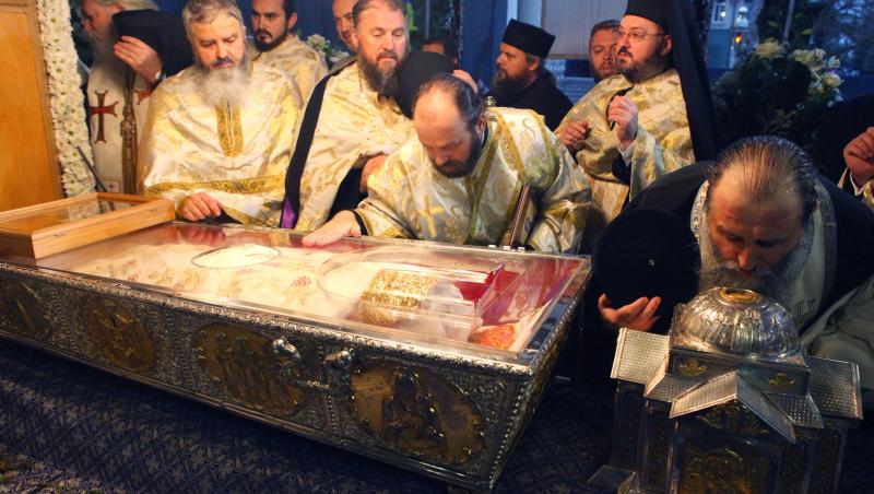 Rugăciune puternică închinată Sfintei Cuvioase Parascheva. Ce rugăciune să rostești în această zi sfântă