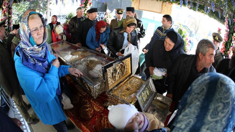 Rugăciune puternică închinată Sfintei Cuvioase Parascheva. Ce rugăciune să rostești în această zi sfântă