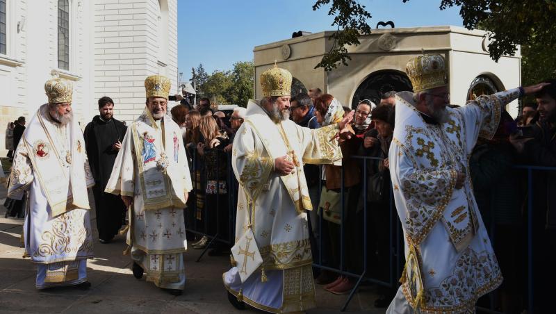 Rugăciune puternică închinată Sfintei Cuvioase Parascheva. Ce rugăciune să rostești în această zi sfântă