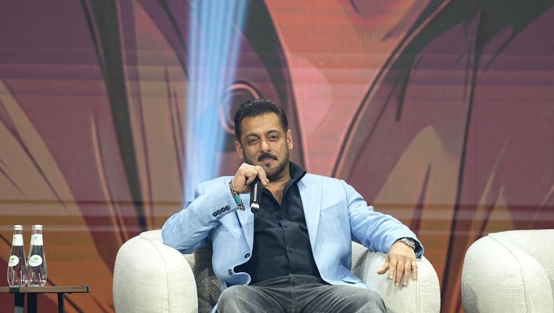 Cum se înțelege Iulia Vântur cu părinții lui Salman Khan. Ce relație există de fapt între ei