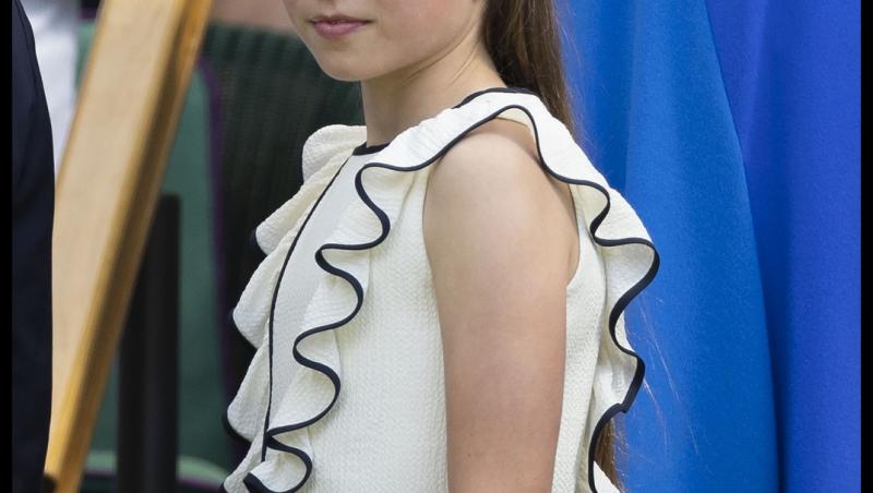 Viața Prinților George, Charlotte și Louis în spatele zidurilor palatului. Când vor avea voie să aibă primele telefoane mobile