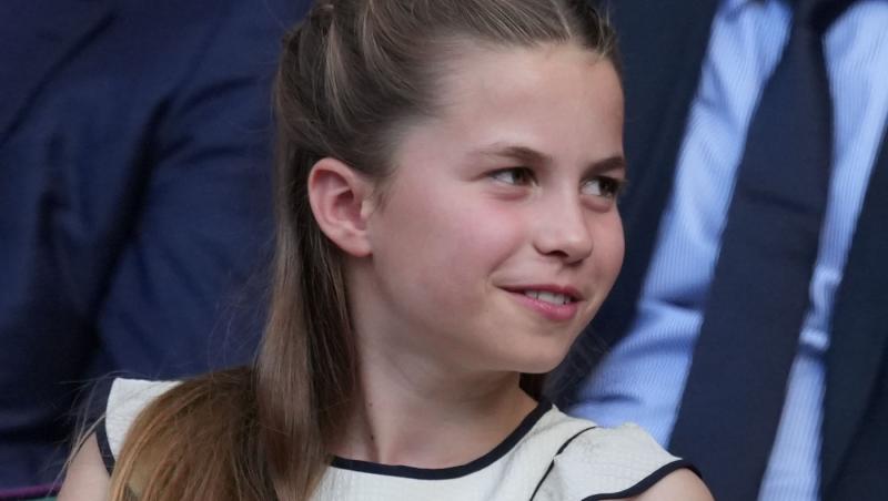 Viața Prinților George, Charlotte și Louis în spatele zidurilor palatului. Când vor avea voie să aibă primele telefoane mobile