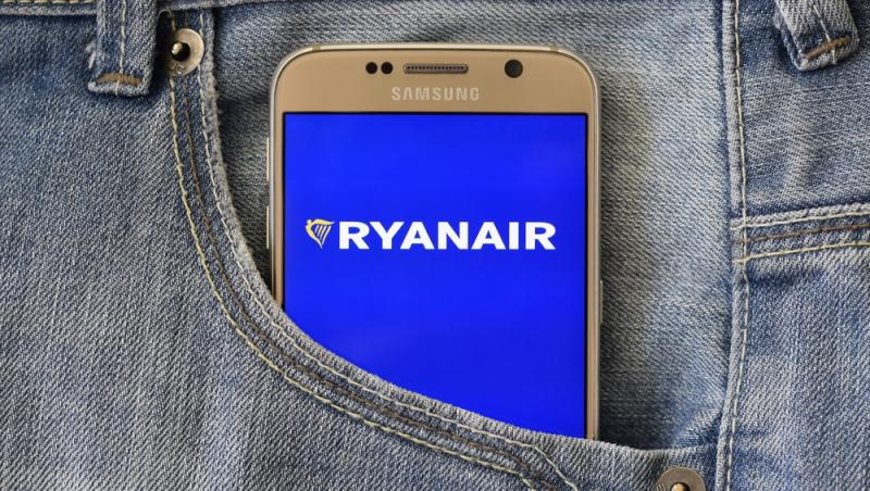 Ryanair renunță complet la biletele de hârtie. Ce se întâmplă cu cei care nu dispun de telefon sau tabletă