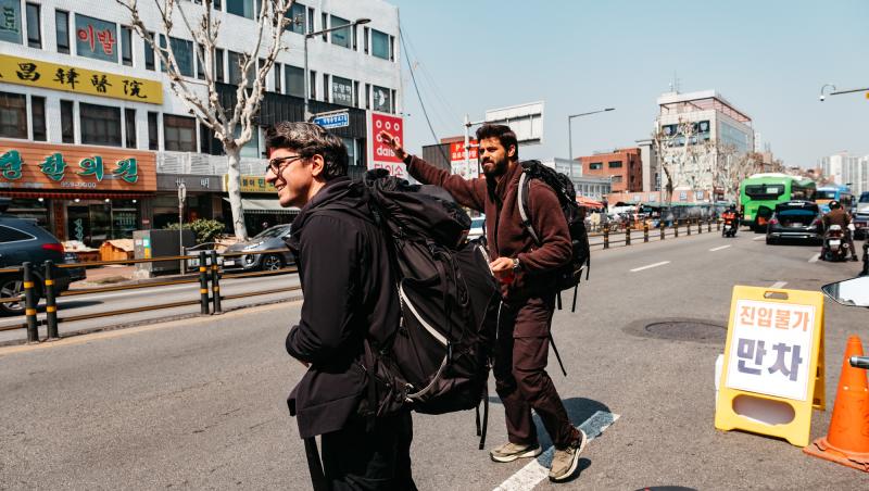 Finala Asia Express, 12 noiembrie 2025. Gabi Tamaș și Dan Alexa, surpriză de proporții la statuia Gangnam Style