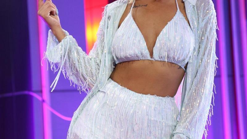 Ramona Olaru, apariție de revistă la Gala Premiilor TVMania 2025. Rochia îndrăzneață și noul look au fost în centrul atenției