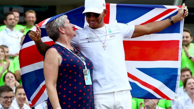 Mesajul postat de Lewis Hamilton cu ocazia aniversării mamei sale. Cum arată cea care i-a dat viață multiplului campion mondial