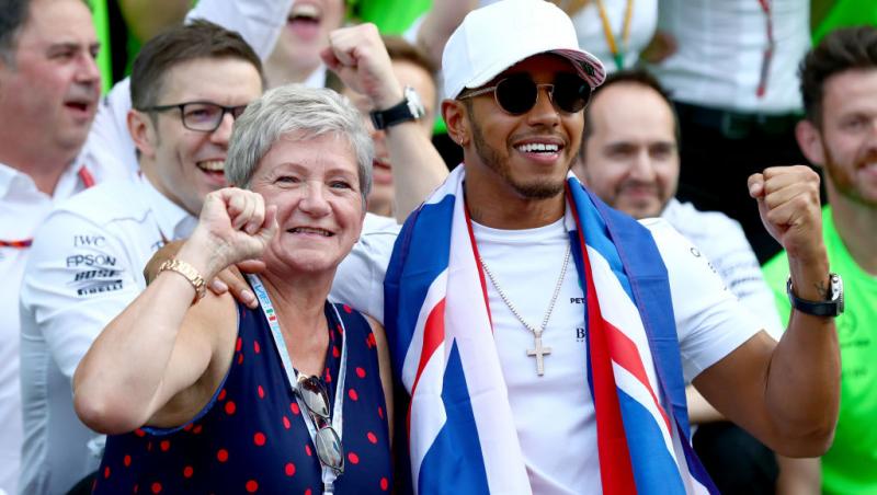 Mesajul postat de Lewis Hamilton cu ocazia aniversării mamei sale. Cum arată cea care i-a dat viață multiplului campion mondial