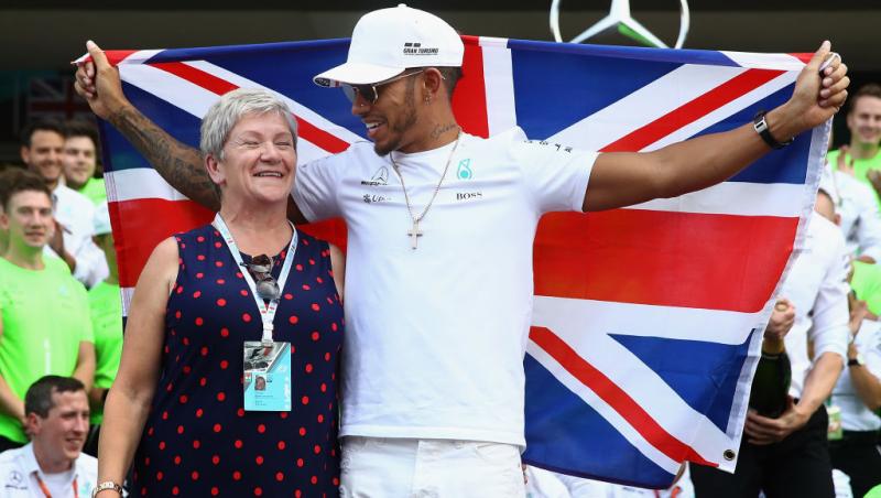 Mesajul postat de Lewis Hamilton cu ocazia aniversării mamei sale. Cum arată cea care i-a dat viață multiplului campion mondial