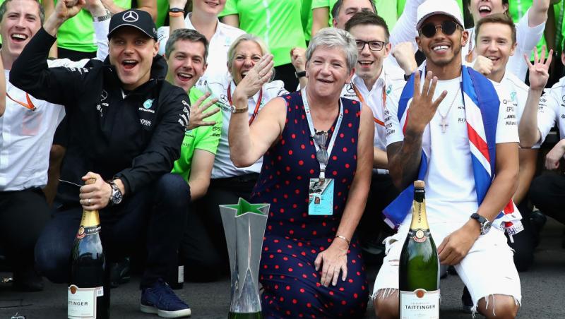 Mesajul postat de Lewis Hamilton cu ocazia aniversării mamei sale. Cum arată cea care i-a dat viață multiplului campion mondial
