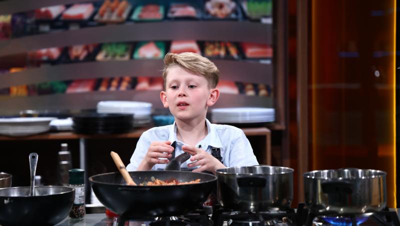 Chefi la cuțite, 16 noiembrie 2025. Chef Orlando Zaharia a dat cuțitul de aur! Ce concurenți au impresionat în prima ediție