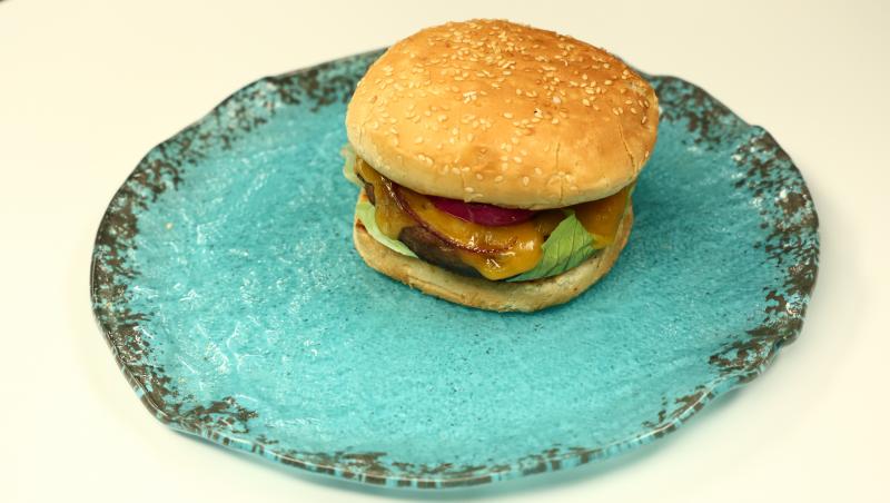 Chefi la cuțite, 17 noiembrie 2025. Ce s-a întâmplat în ediția 2 din sezonul 16. Ce concurenți au venit și ce au gătit