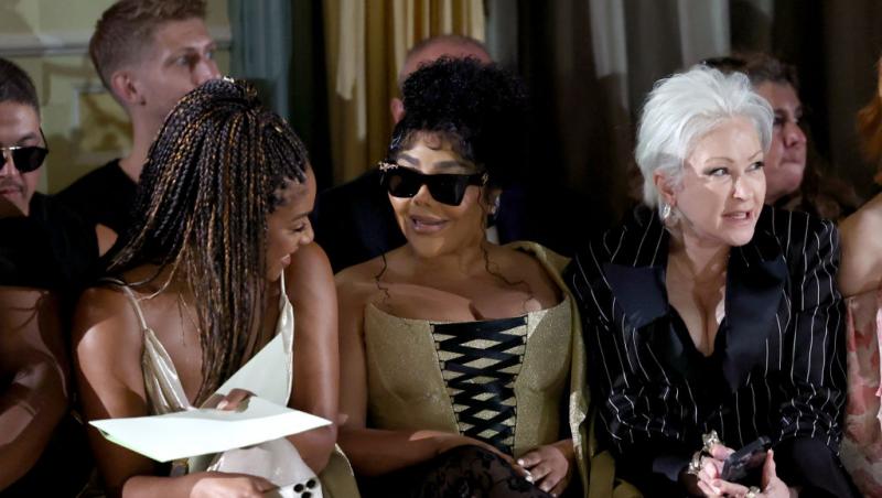 O actriță de la Hollywood a hotărât să se căsătorească cu ea însăși. Cum i-a schimbat ceremonia întreaga percepție asupra vieții