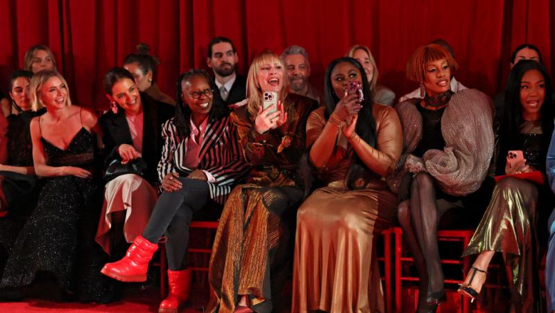 O actriță de la Hollywood a hotărât să se căsătorească cu ea însăși. Cum i-a schimbat ceremonia întreaga percepție asupra vieții