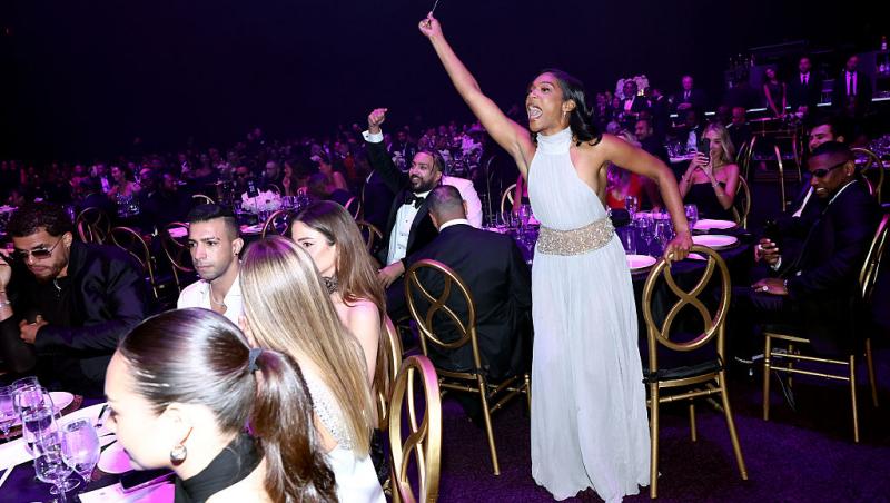 O actriță de la Hollywood a hotărât să se căsătorească cu ea însăși. Cum i-a schimbat ceremonia întreaga percepție asupra vieții