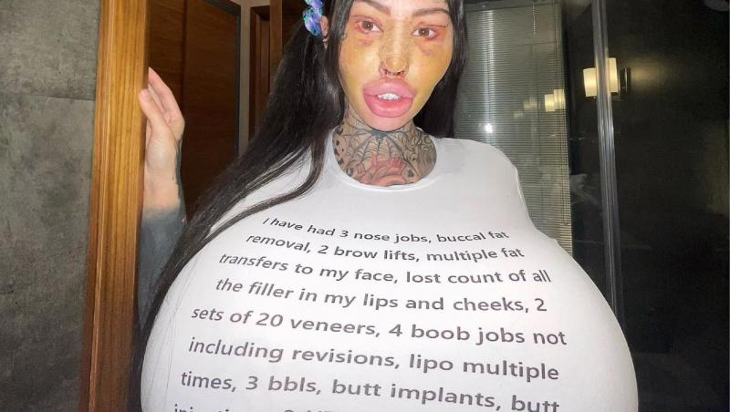 Reacția internauților când au aflat cum arăta tânăra înainte de operații și tatuaje. Transformările au început când avea 21 de ani