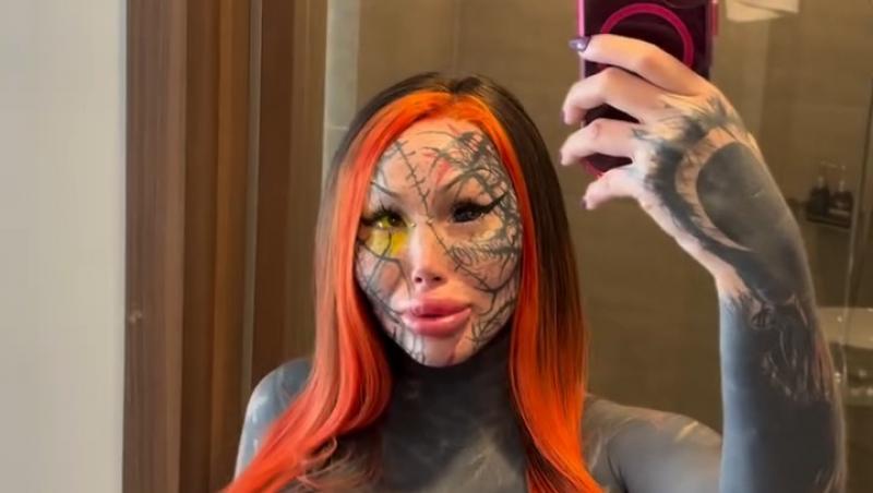 Reacția internauților când au aflat cum arăta tânăra înainte de operații și tatuaje. Transformările au început când avea 21 de ani