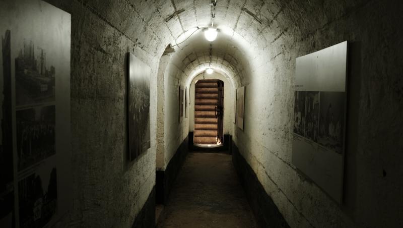 România se ”apără” cu murături. În ce oraș din țară buncărele au fost transformate în cămări | VIDEO