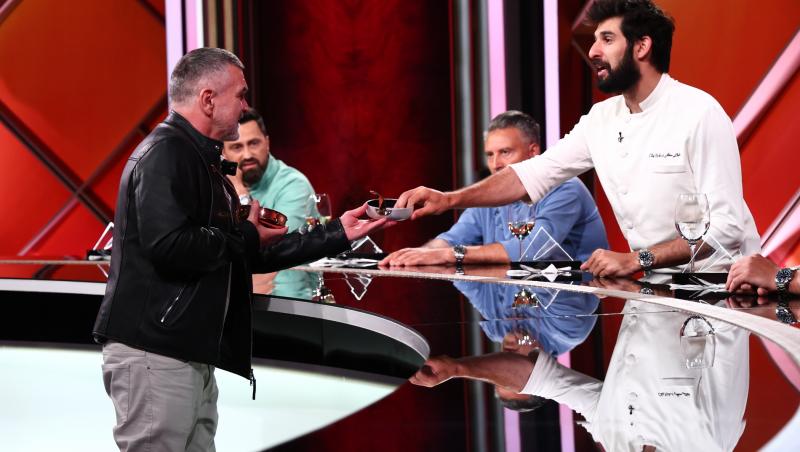 Chefi la cuțite, 19 noiembrie 2025. Ce s-a întâmplat în ediția de azi. Concurentul care a primit cuțitul de aur. Ce a gătit