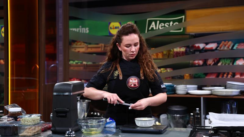 Chefi la cuțite, 19 noiembrie 2025. Ce s-a întâmplat în ediția de azi. Concurentul care a primit cuțitul de aur. Ce a gătit