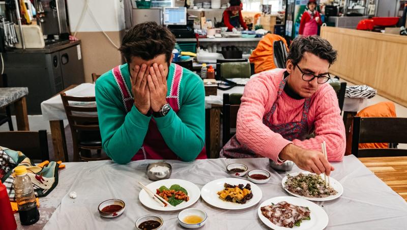 Cea mai grea masă servită vreodată concurenților din Asia Express. Competiția se mută în Coreea de Sud, diseară, de la 20.00