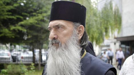 ÎPS Teodosie a primit în dar o mașină de 147.000 de euro din partea preoților constănțeni