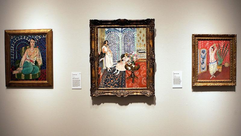 Faimoasa lucrare „La Blouse Roumaine” de Henri Matisse, la București.De la ce distanță se poate privi:„Iconică pentru modernitate”
