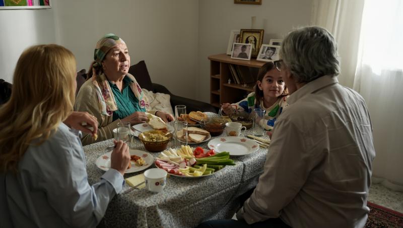 Iubire cu parfum de lavandă, rezumat episoade 31, 32 și 33, 21 noiembrie 2025. Chanela îi face concurență Lăcrămioarei la primărie