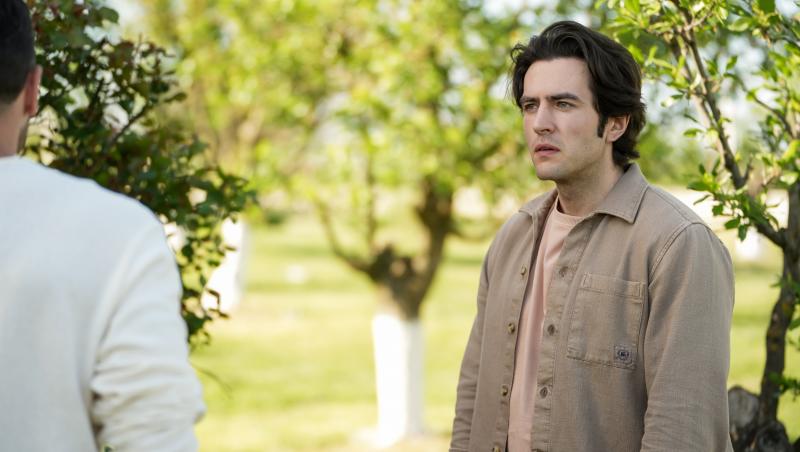 Iubire cu parfum de lavandă, rezumat episoade 31, 32 și 33, 21 noiembrie 2025. Chanela îi face concurență Lăcrămioarei la primărie