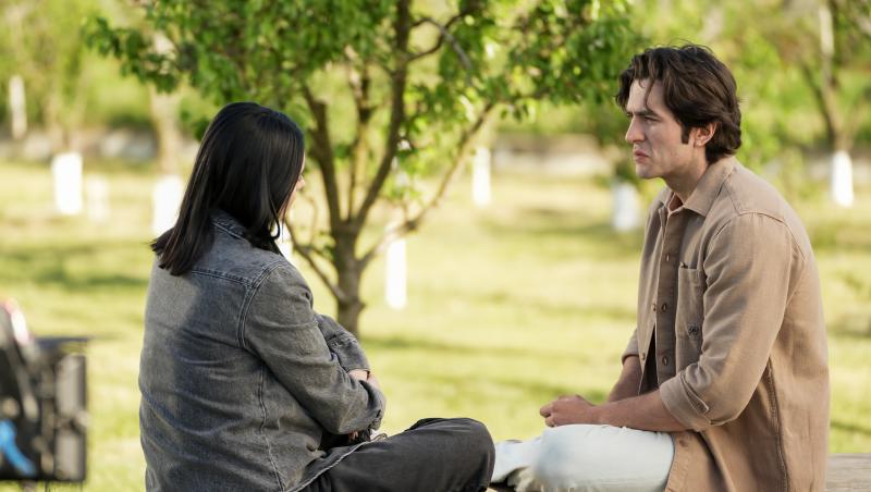 Iubire cu parfum de lavandă, rezumat episoade 31, 32 și 33, 21 noiembrie 2025. Chanela îi face concurență Lăcrămioarei la primărie