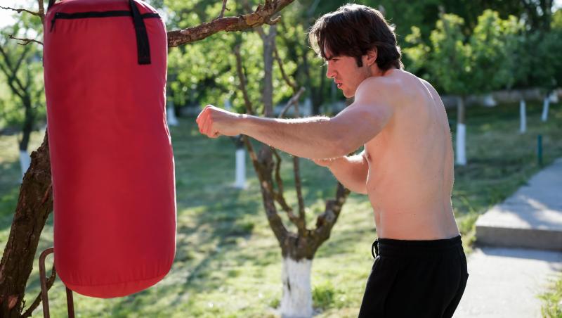 Iubire cu parfum de lavandă, rezumat episoade 31, 32 și 33, 21 noiembrie 2025. Chanela îi face concurență Lăcrămioarei la primărie