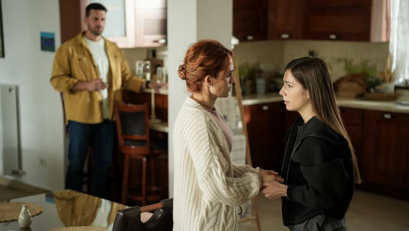 Iubire cu parfum de lavandă, rezumat episoade 31, 32 și 33, 21 noiembrie 2025. Chanela îi face concurență Lăcrămioarei la primărie