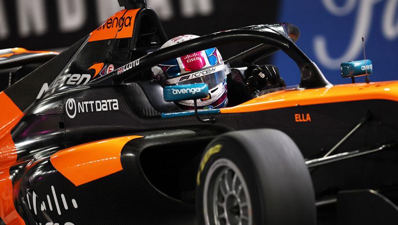 Vezi acum calificările din Formula 1™ pentru Marele Premiu din Las Vegas. Lupta pentru pole e LIVE în AntenaPLAY și pe Antena 3CNN