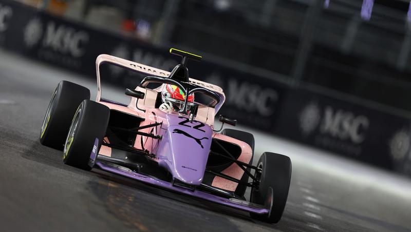 Vezi acum calificările din Formula 1™ pentru Marele Premiu din Las Vegas. Lupta pentru pole e LIVE în AntenaPLAY și pe Antena 3CNN