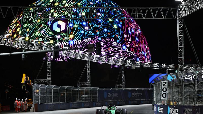 Vezi acum calificările din Formula 1™ pentru Marele Premiu din Las Vegas. Lupta pentru pole e LIVE în AntenaPLAY și pe Antena 3CNN