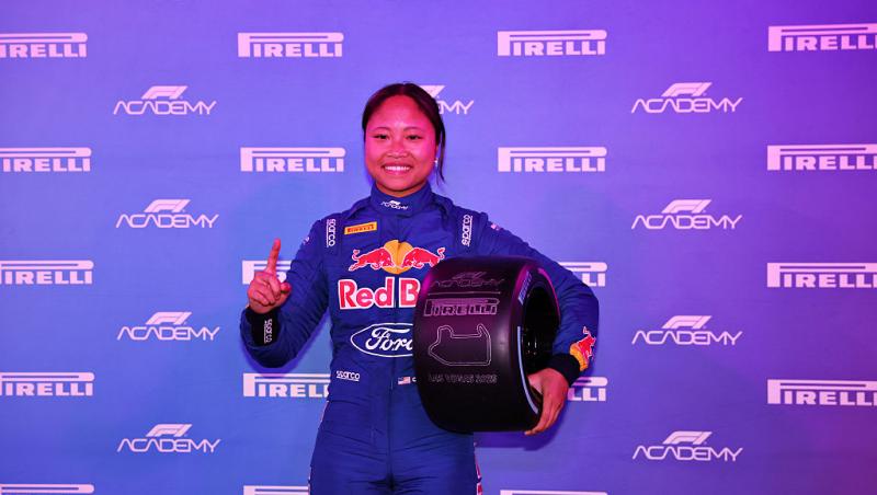 Vezi acum calificările din Formula 1™ pentru Marele Premiu din Las Vegas. Lupta pentru pole e LIVE în AntenaPLAY și pe Antena 3CNN