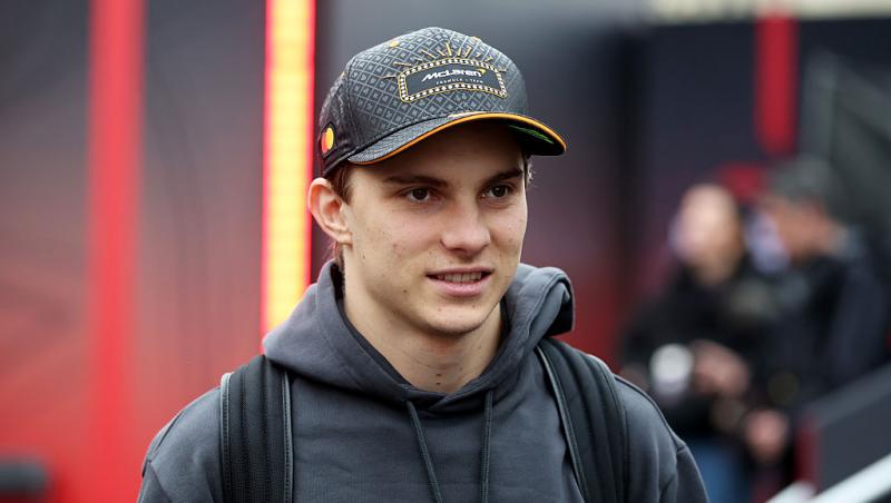 Vezi acum calificările din Formula 1™ pentru Marele Premiu din Las Vegas. Lupta pentru pole e LIVE în AntenaPLAY și pe Antena 3CNN