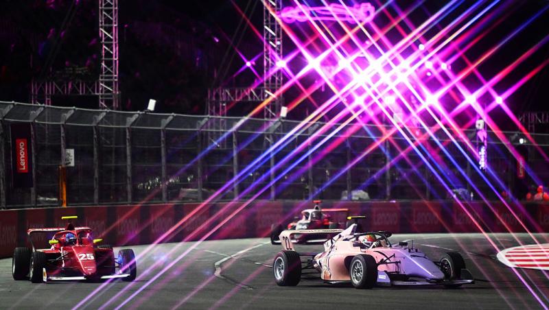 Cursa din Formula 1™ pentru Marele Premiu din Las Vegas a fost pe Antena 3 CNN și în AntenaPLAY. Max Verstappen a câștigat